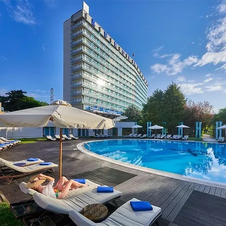 Ana Europa Hotel 4*