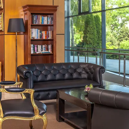 Ana Europa Hotel 4*